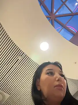 Tisha_Bustyn Webbikameraesitys