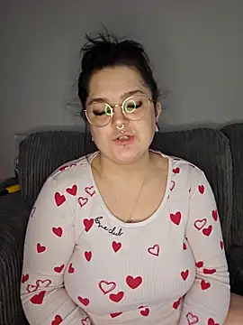 Онлайн чат XXX Saucy-Serenity