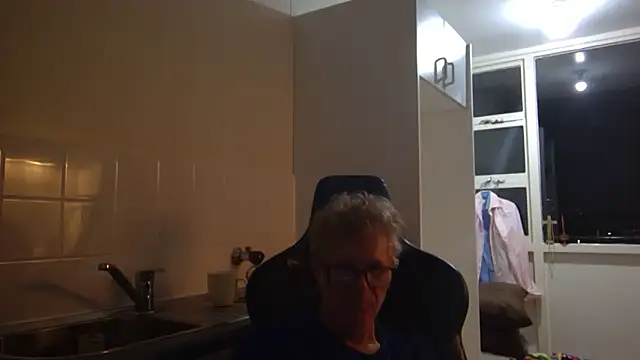 Chat +18 de Hardwarelane67 ao vivo