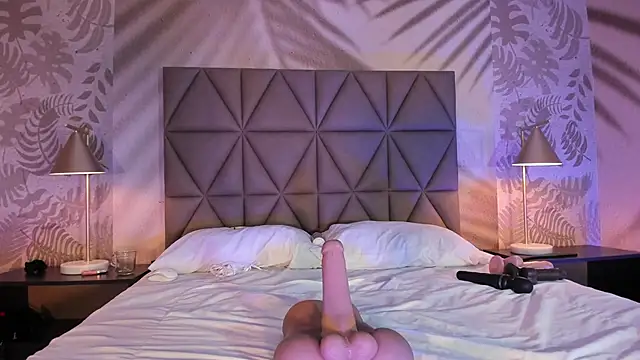 Chat +18 de LIAH_IZUMI ao vivo