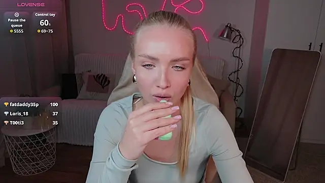 Chatroom XXX en direct de TessaGrays