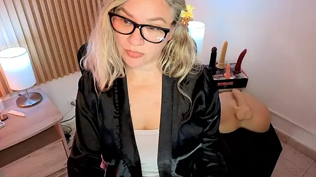 Chat +18 de MarianL0ve ao vivo