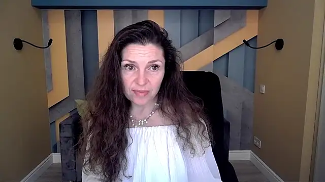 EllaLongのライブXXXチャット