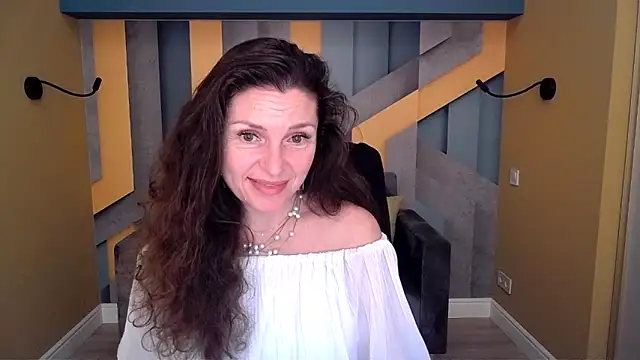 EllaLong Chat XXX in diretta