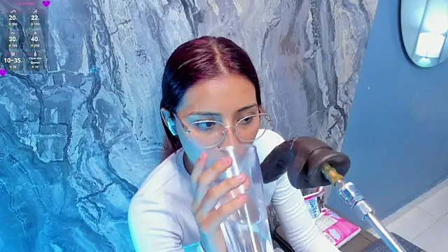 XXX chat uživo modela Ary__cherry