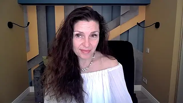 EllaLong Chat XXX in diretta