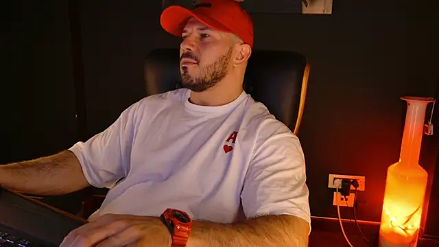 دردشة AngeloEric الجنسية المباشرة