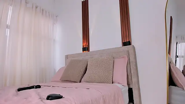 KatieBoison Chat XXX in diretta