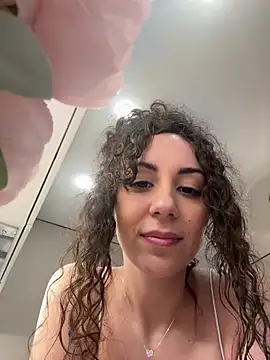 curly_jade Chat XXX live