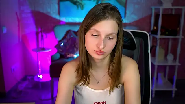 EllaHortonのライブXXXチャット