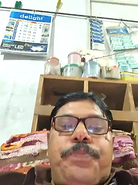 SrmotrsのライブXXXチャット