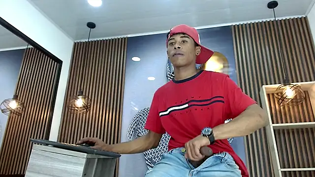 TonnyMarck Adlı Modelin Canlı XXX Sohbeti