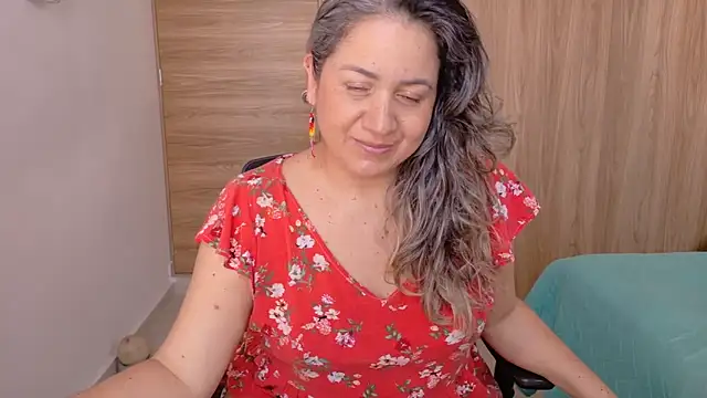 AVRAKEHDABRA Adlı Modelin Canlı XXX Sohbeti