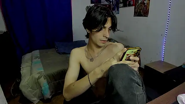 golden_ryyan's Live XXX Chat