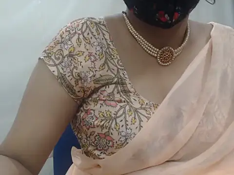 Lovely_Siri_23 Show in webcam