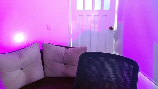 milfroussen Live XXX chat