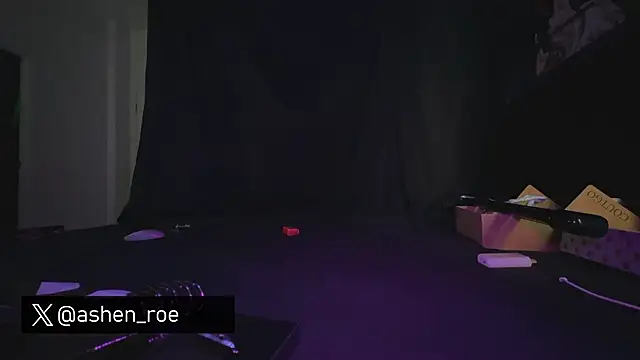 Czat XXX na żywo – AshenRoe