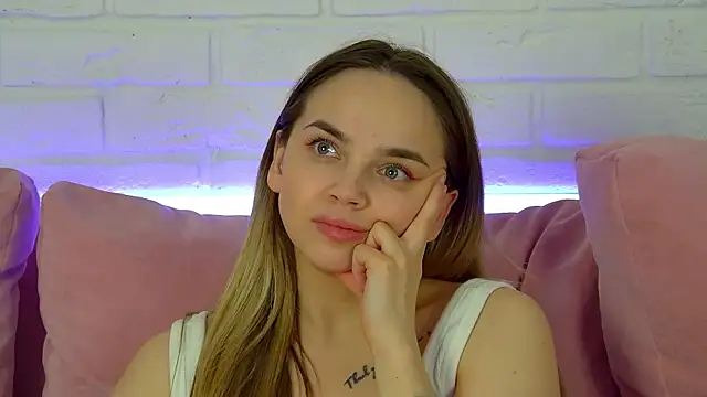 AnitaVenture Chat XXX in diretta