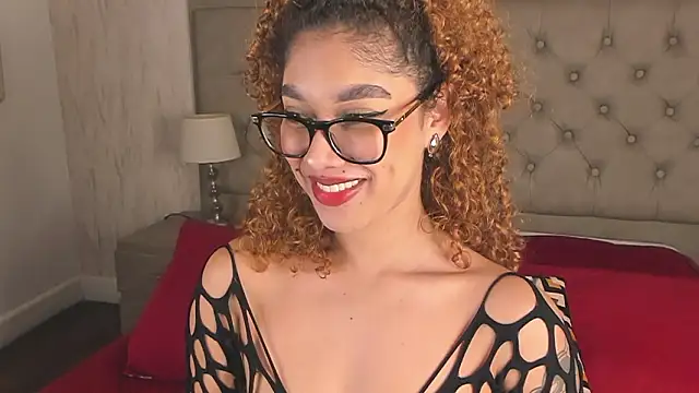 Sienna_brunette: онлайн-секс-чат