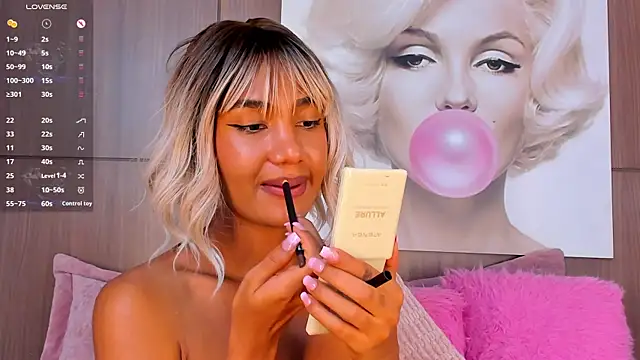 แชท XXX สดของ ImaniOkoye