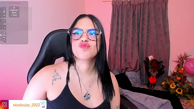 Nicolle_Ruizz's Live XXX Chat