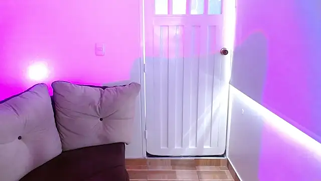 milfrousse élő XXX-chatje