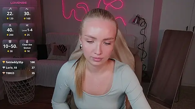 TessaGrays élő XXX-chatje