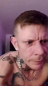 Der_Schoene_Penis élő XXX-chatje