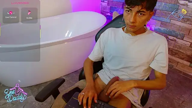 osamu_tay's Live XXX Chat