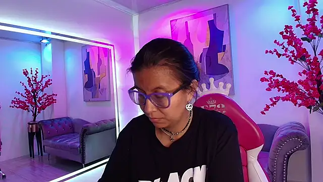 Amber__rouge live XXX chat