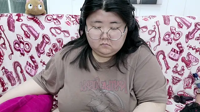 Nadine_asian Adlı Modelin Canlı XXX Sohbeti