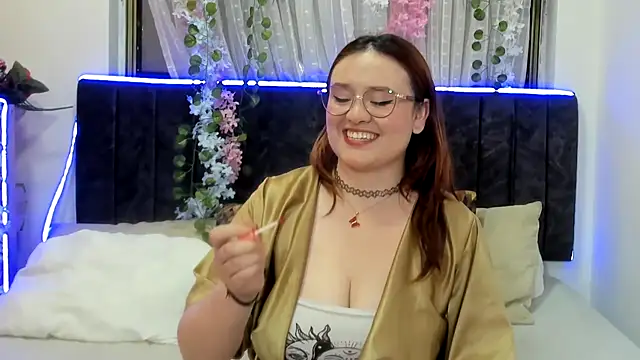 XXX chat uživo modela AliaMiller_