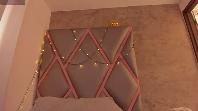 Lucy-23 live XXX chat