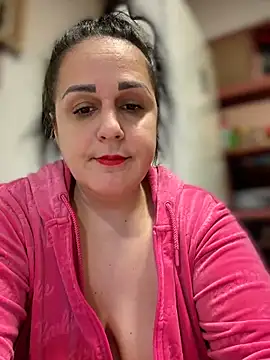 XXX chat uživo modela QueenMaryXO