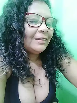 Amarantha25 élő XXX-chatje