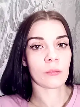 JhonSHelBy7LuNa Adlı Modelin Canlı XXX Sohbeti