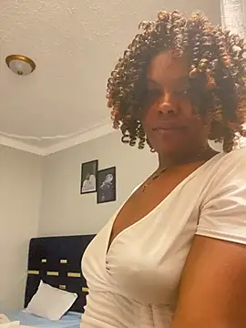 Dellah27 – Naživo XXX chat