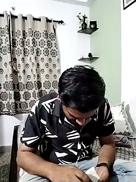 avi007p élő XXX-chatje