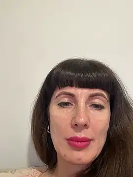 LadyLuxLover – Naživo XXX chat