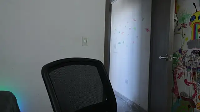 trieone webkamerás műsora