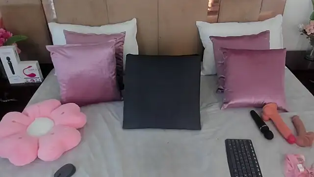 LizBrook live XXX chat