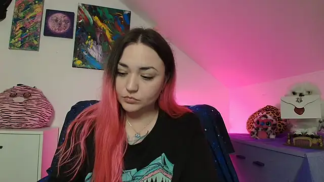 Show modela PinkHurricaneOfficial na web-kameri