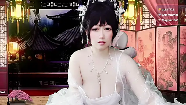 LuckyCute-Tutu: онлайн-секс-чат