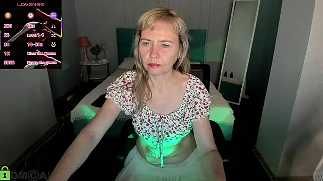 Carla_Vogue Chat XXX in diretta