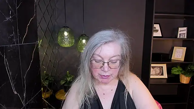 NataliMellow Adlı Modelin Canlı XXX Sohbeti