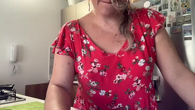 AVRAKEHDABRA Adlı Modelin Canlı XXX Sohbeti