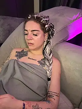 RollingGirls' Live XXX Chat