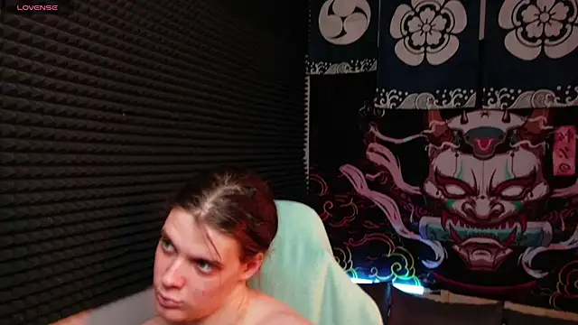 Chatroom XXX en direct de KIKI_Krash