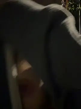 Linh_2004 live XXX chat