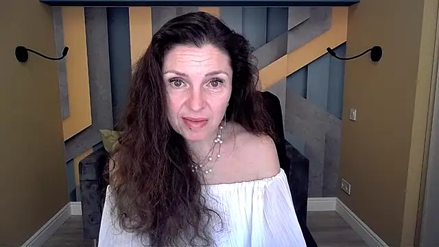 Chatroom XXX en direct de EllaLong